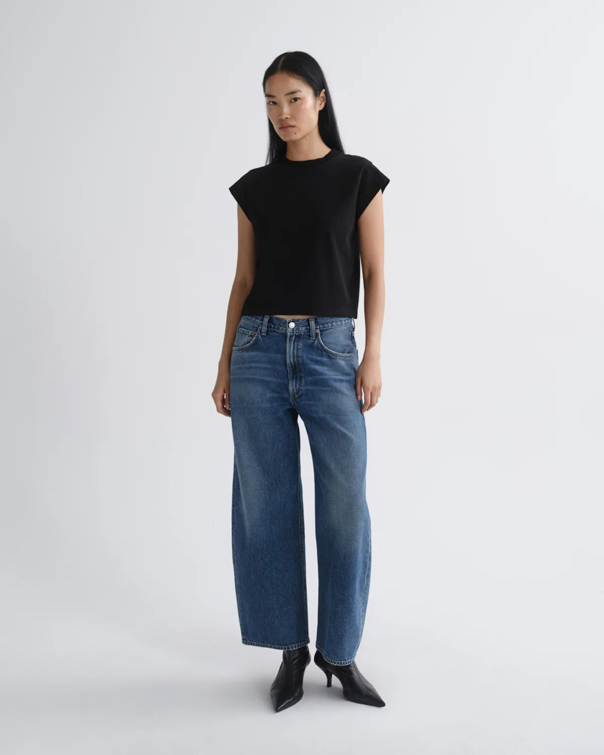 Low Curve Jean Crop Curb