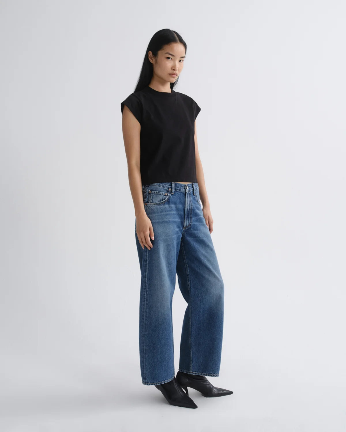 Low Curve Jean Crop Curb