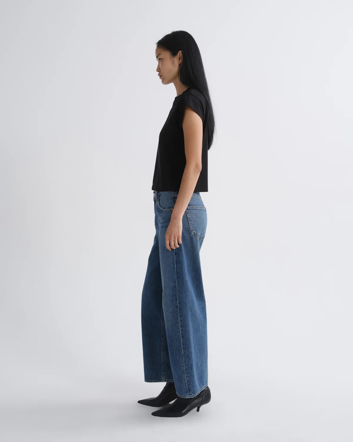 Low Curve Jean Crop Curb